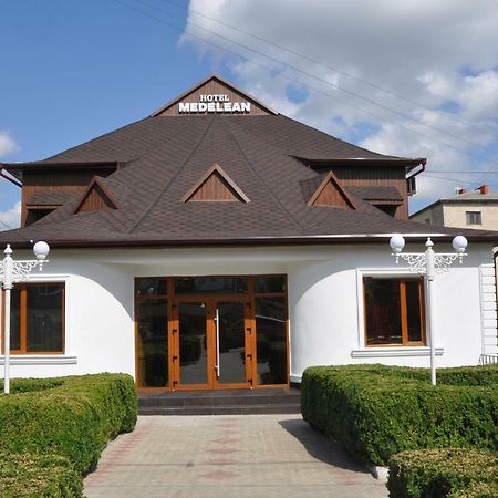 Medelean Hotel Comrat ภายนอก รูปภาพ