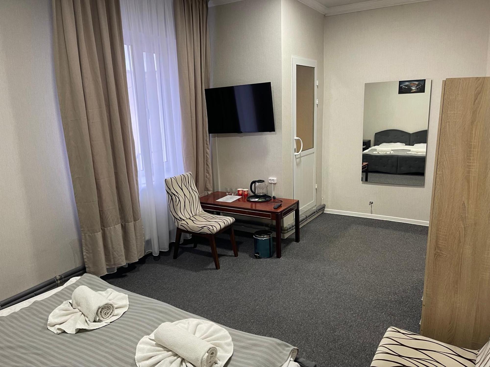 Medelean Hotel Comrat ภายนอก รูปภาพ