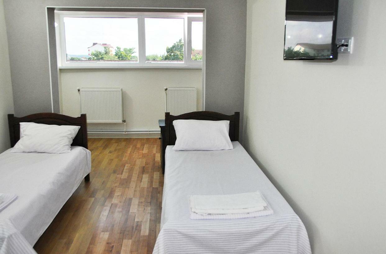 Medelean Hotel Comrat ภายนอก รูปภาพ