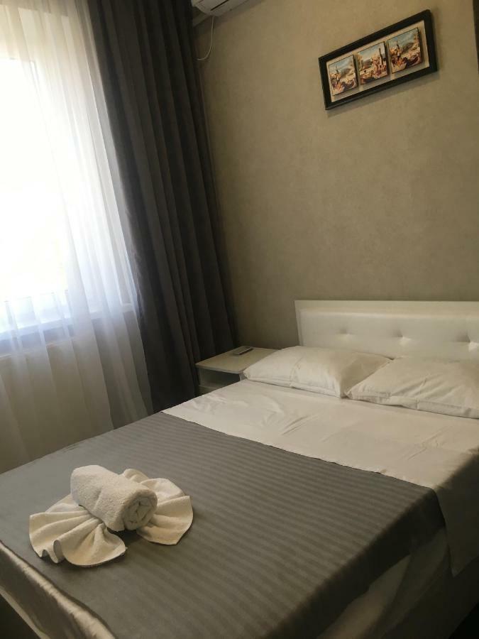 Medelean Hotel Comrat ภายนอก รูปภาพ