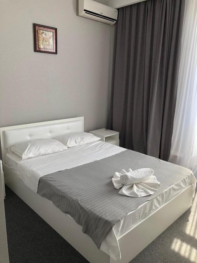 Medelean Hotel Comrat ภายนอก รูปภาพ