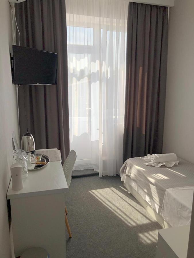 Medelean Hotel Comrat ภายนอก รูปภาพ