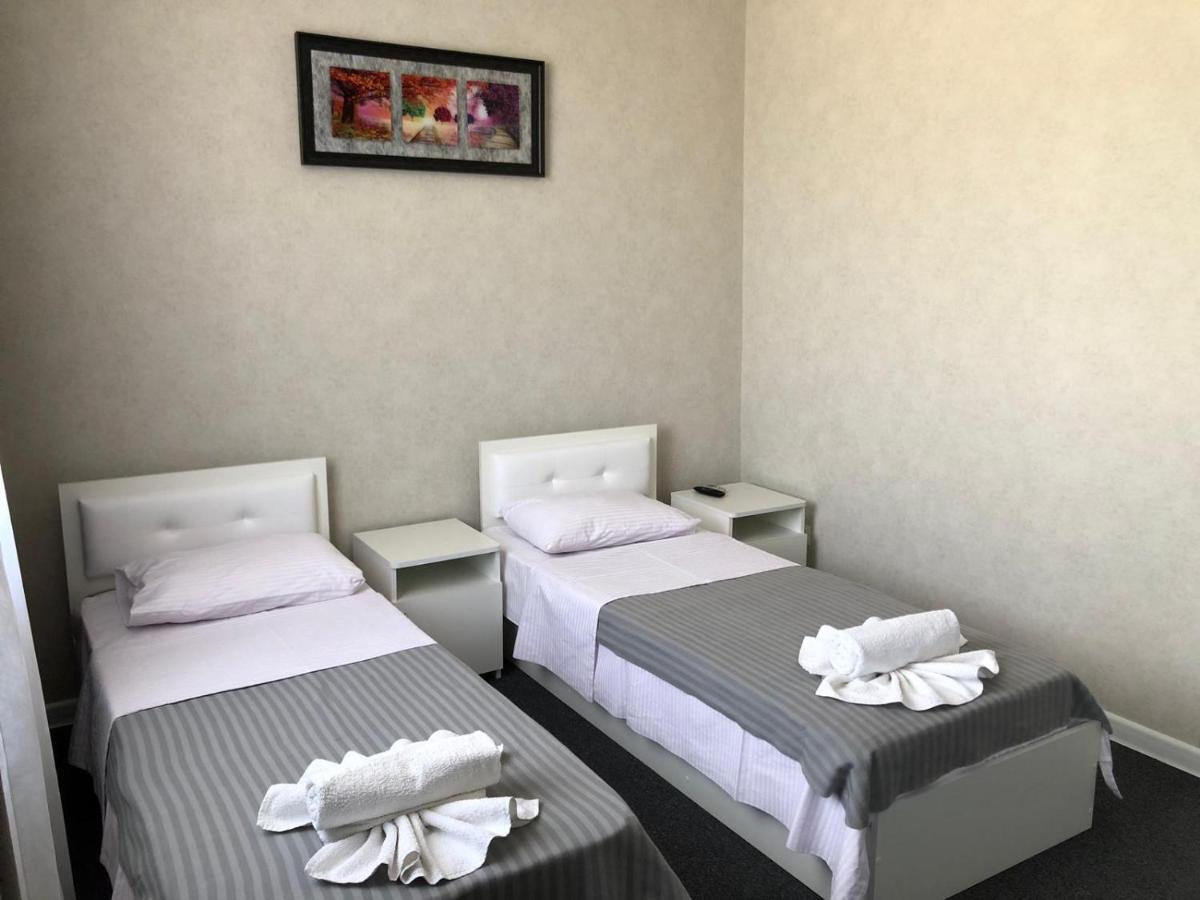 Medelean Hotel Comrat ภายนอก รูปภาพ