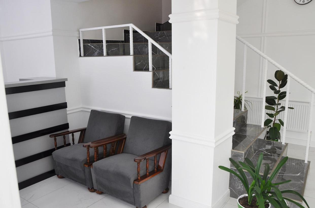 Medelean Hotel Comrat ภายนอก รูปภาพ