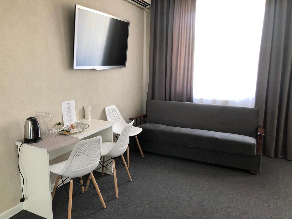Medelean Hotel Comrat ภายนอก รูปภาพ