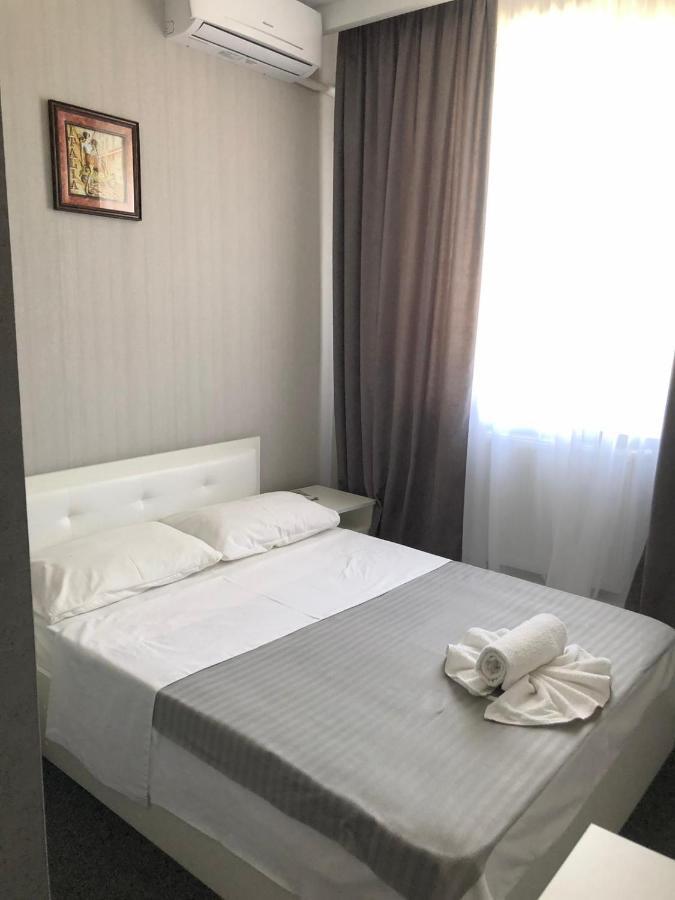 Medelean Hotel Comrat ภายนอก รูปภาพ